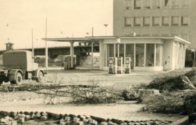 Gebäude der Tankstelle: Sturmflut 1962